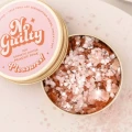 Naturalny brokat do makijażu Peachy Pink – bio glitter No Guilty w słoiczku